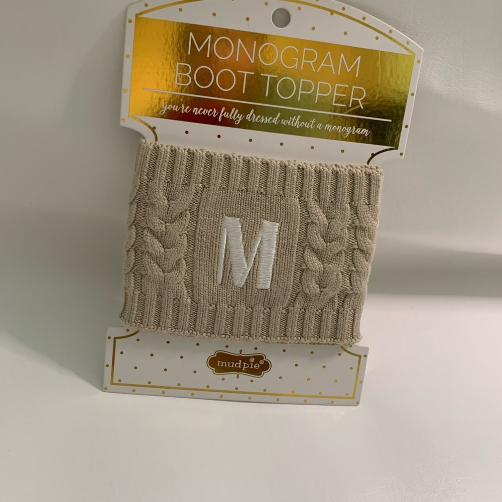 Mud pie monogram boot toppers. 2-piece set.
cable knit,